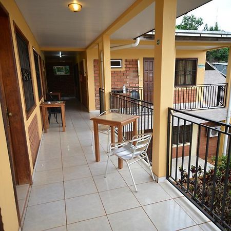 Hotel Lilian Puerto Iguazu Exterior photo